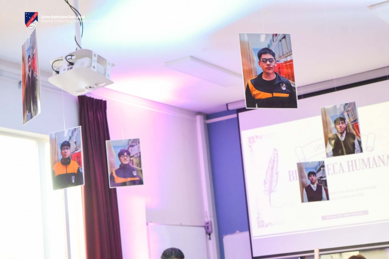 Estudiantes protagonizan la II° Versión de la Biblioteca Humana en el Liceo San José